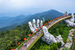Bà Nà Hills ra mắt Thẻ khách hàng thân thiết không giới hạn lượt cáp treo