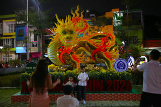 Đà Nẵng tận dụng các tượng linh vật rồng làm công viên