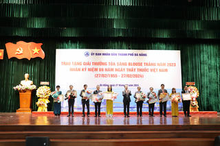 Đà Nẵng trao giải thưởng “Tỏa sáng Blouse trắng năm 2023"