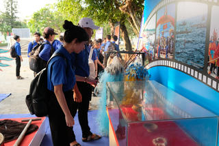Quảng Ngãi trưng bày tư liệu, hiện vật về “Di sản văn hóa biển đảo”