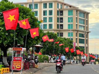 Đà Nẵng, Quảng Ngãi: Thủ tục hành chính thuận tiện, thông suốt trong ngày đầu tiên thực hiện chính quyền 2 cấp