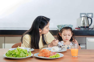 Bổ sung gì để bé ăn ngoan, tăng hấp thu dưỡng chất?