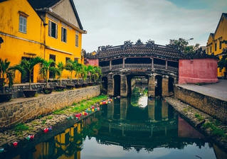 Năm 2022, Việt Nam đón gần 105 triệu lượt khách du lịch