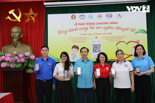 Quyên góp gây quỹ “Đồng hành cùng trẻ em nghèo, khuyết tật”