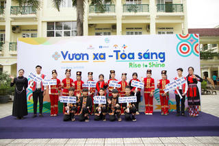 Từ những vùng núi cao, con chữ có thể chắp cánh tương lai 