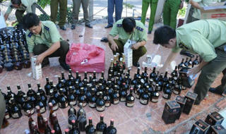 Hà Nội: Gần 70 bị can khởi tố về buôn lậu và gian lận thương mại