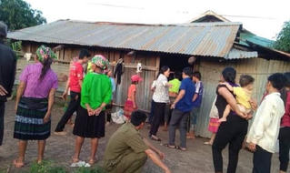 Rơi xuống mương nước, 2 cháu bé chết đuối