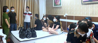 Khách sạn mở 2 phòng cho khách "chơi" ma túy giữa mùa dịch