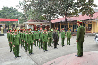 Tuyên Quang: Tăng cường Công an đi chống dịch, người dân vùng đỏ hạn chế ra đường