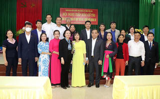 Cử tri Yên Bái kiến nghị xây thêm cầu bắc qua sông Hồng