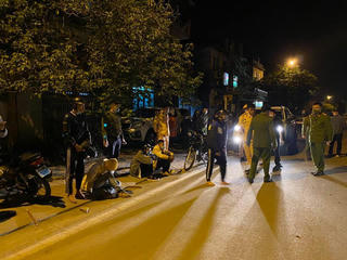 Trấn áp nhóm thiếu niên "đua xe" chống trả lực lượng chấp pháp