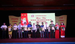 Nghệ An: Tôn vinh các báo cáo viên, tuyên truyền viên pháp luật.