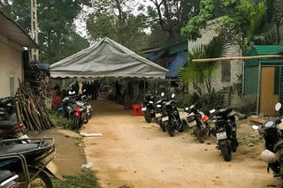 Người vợ bất ngờ đột tử trong đám tang của chồng