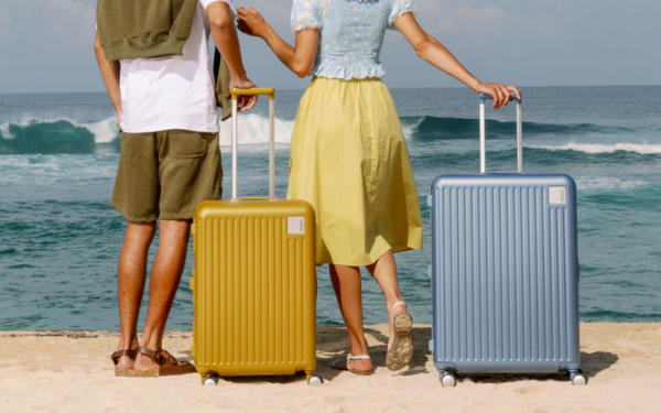 Những chiếc vali kéo từ thương hiệu Mỹ mà bạn nên sở hữu ngay cho những  chuyến đi xa
