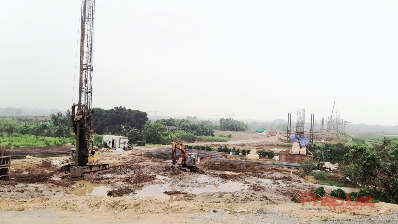 Cầu Mễ Sở qua sông Hồng