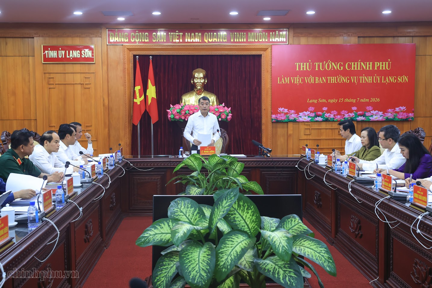 Thủ tướng Chính phủ Lê Minh Hưng phát biểu chỉ đạo tại buổi làm việc. Ảnh: VGP