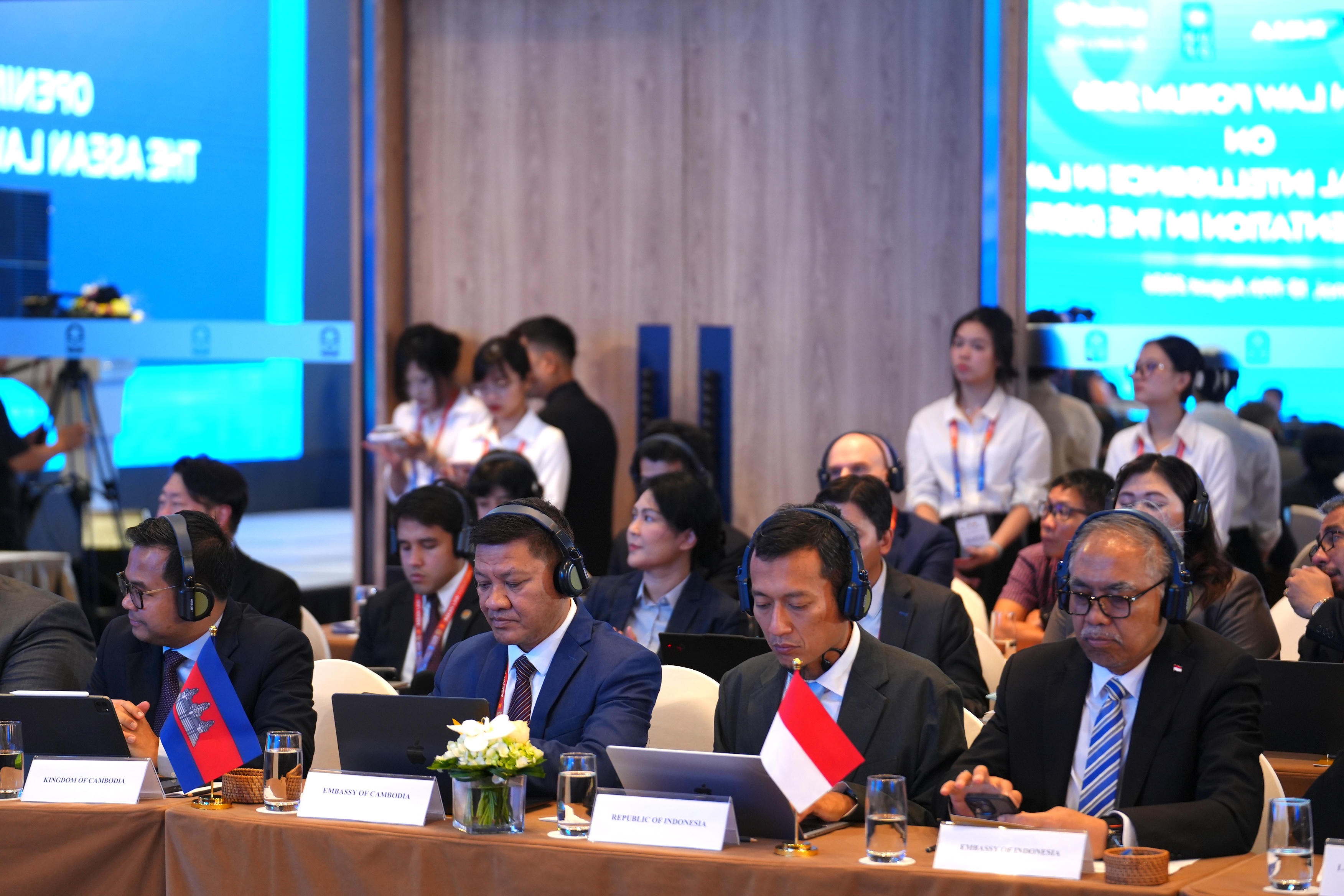 Kết nối t&igrave;nh hữu nghị tại Diễn đ&agrave;n Ph&aacute;p luật ASEAN 2026