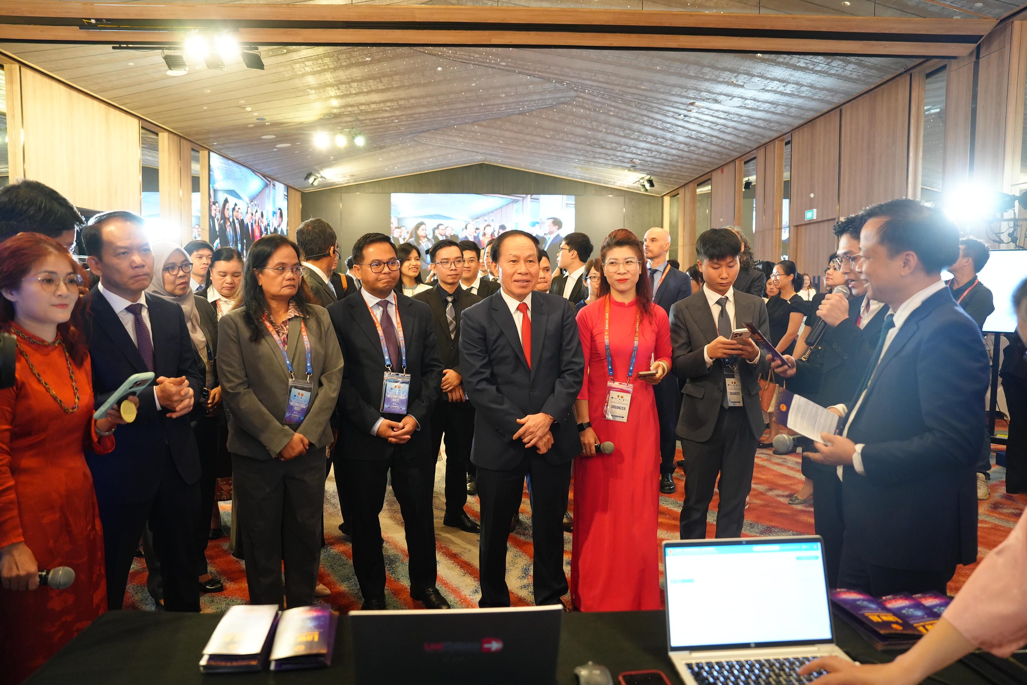 Kết nối t&igrave;nh hữu nghị tại Diễn đ&agrave;n Ph&aacute;p luật ASEAN 2026