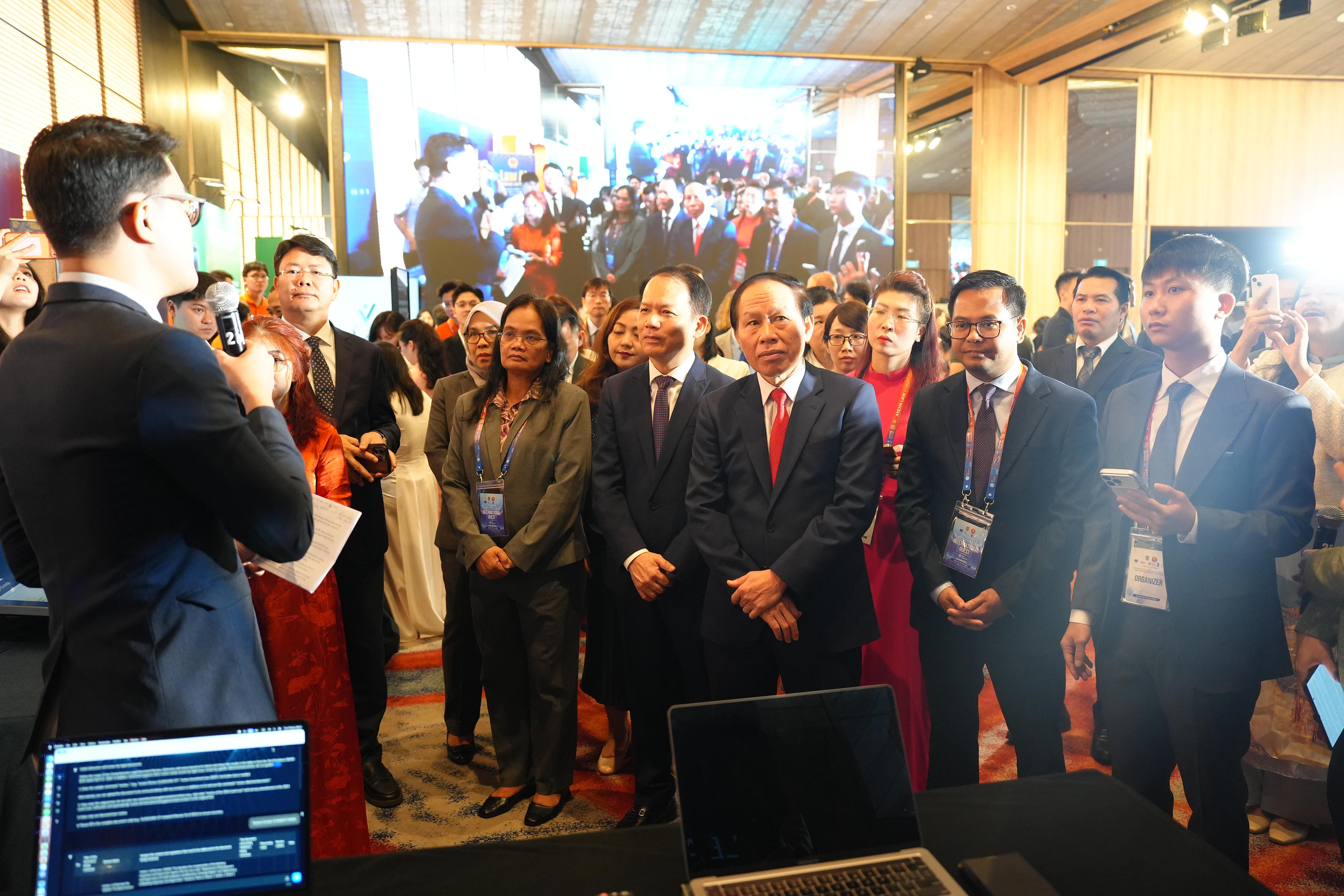 Kết nối t&igrave;nh hữu nghị tại Diễn đ&agrave;n Ph&aacute;p luật ASEAN 2026
