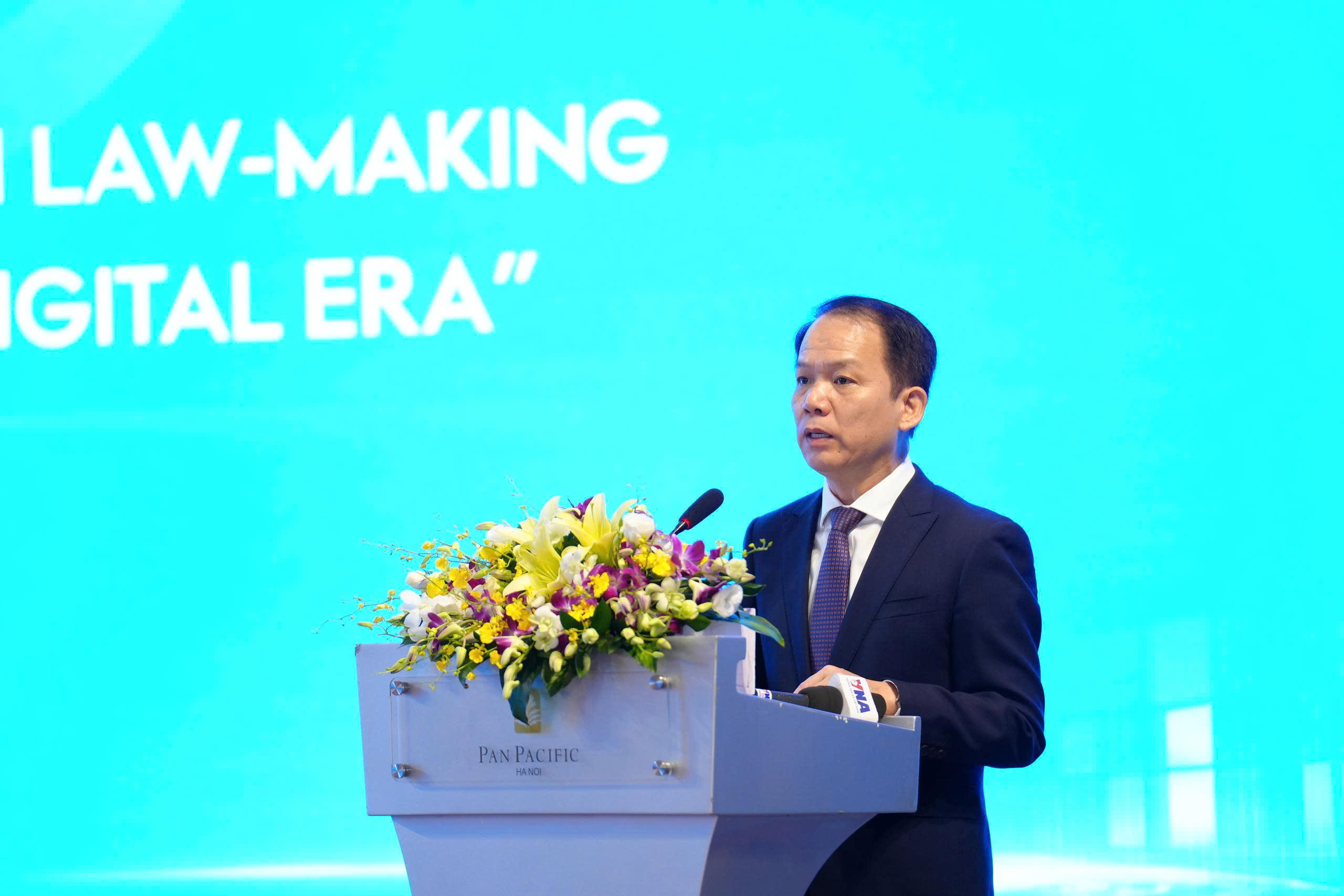 Bộ trưởng Bộ Tư ph&aacute;p Ho&agrave;ng Thanh T&ugrave;ng ph&aacute;t biểu khai mạc Diễn đ&agrave;n