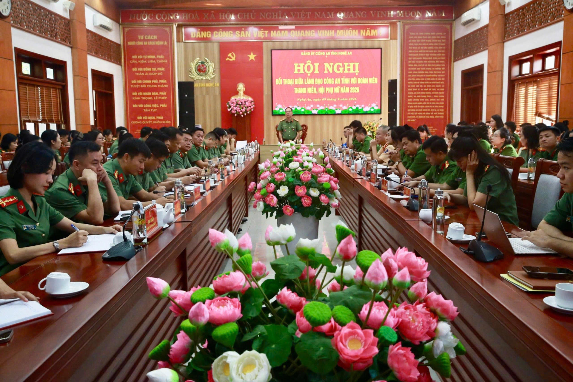 Cuộc đối thoại diễn ra trong không khí dân chủ, thẳng thắn và cởi mở.