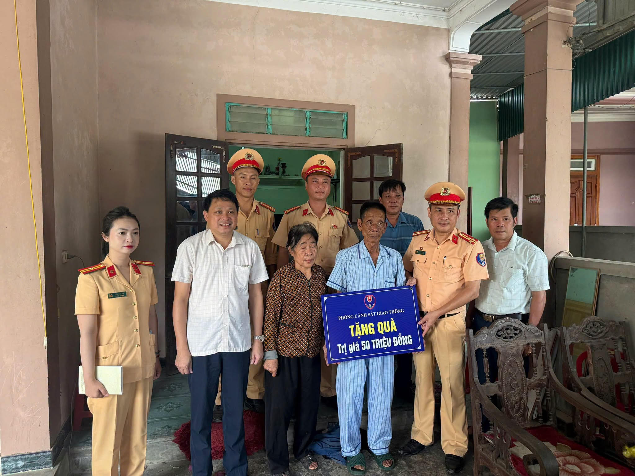 Thân thiện và trách nhiệm.