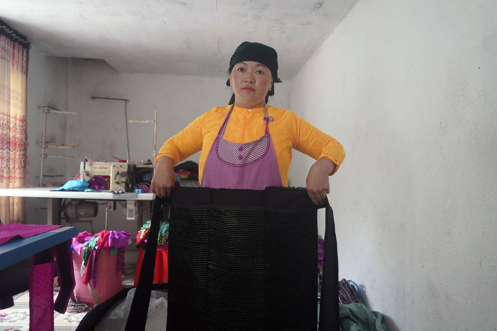 Việc lưu giữ, truyền dạy nghề truyền thống dệt, thêu thổ cẩm luôn được cấp ủy, chính quyền xã Phố Bảng chú trọng.