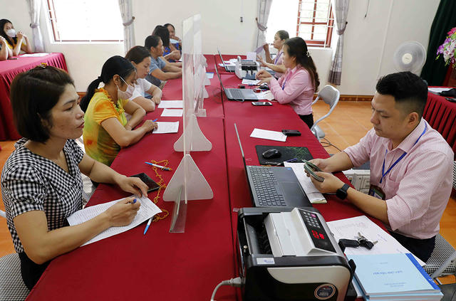 Tín dụng chính sách xã hội trơn tru, bon bon sau sáp nhập Tín dụng chính sách xã hội trơn tru, bon bon sau sáp nhập