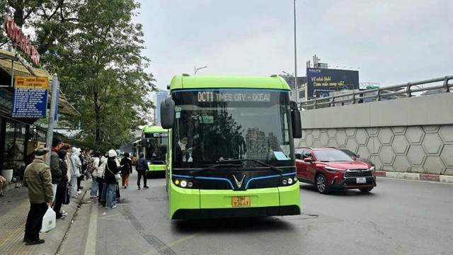 Bản tin tổng hợp 14/08: Hà Nội tăng cường 20 tuyến buýt dịp 2/9