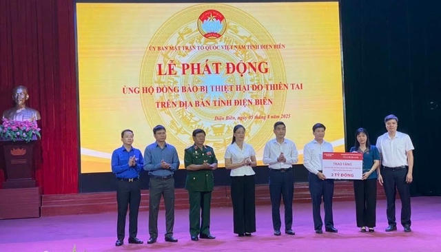 Agribank đồng hành cùng chính quyền và nhân dân các địa phương khắc phục thiệt hại do bão Wipha