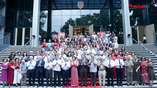 Bộ Tư pháp tri ân cán bộ hưu trí nhân kỷ niệm 80 năm Ngày truyền thống ngành Bộ Tư pháp tri ân cán bộ hưu trí nhân kỷ niệm 80 năm Ngày truyền thống ngành