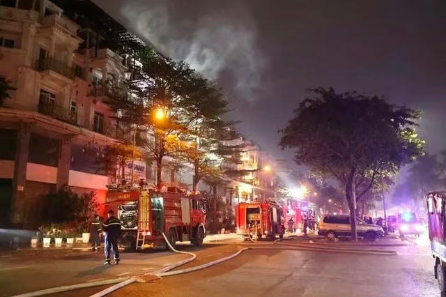 Cháy lớn ở khu đô thị phố Lê Trọng Tấn, Hà Nội