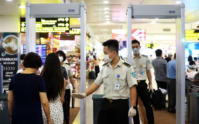 Ngành hàng không mở cao điểm chống buôn lậu, hàng giả dịp Tết Nguyên đán Bính Ngọ 2026