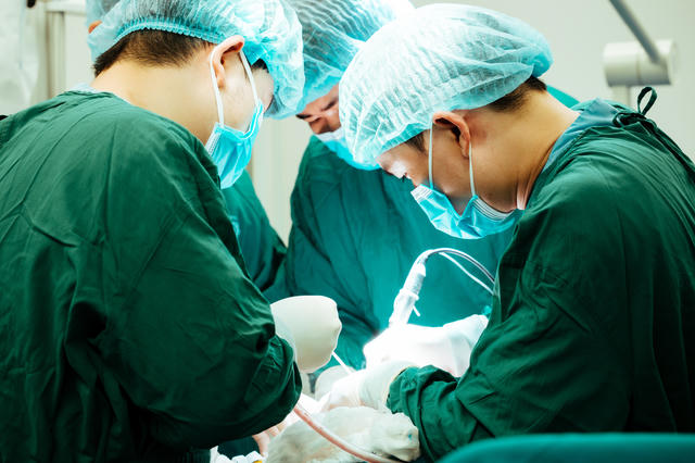  Phẫu thuật thành công ca biến dạng hộp sọ cho bé gái 5 tháng tuổi 