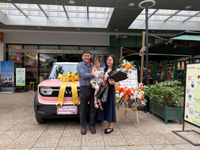 Chủ xe tại TP.HCM: 'VinFast VF 3 là một chiếc xe đầy thú vị' Chủ xe tại TP.HCM: 'VinFast VF 3 là một chiếc xe đầy thú vị'