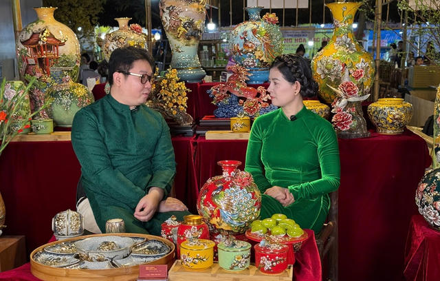 Gốm Bát Tràng trong không gian số: Khi câu chuyện tinh hoa làng nghề được lan tỏa