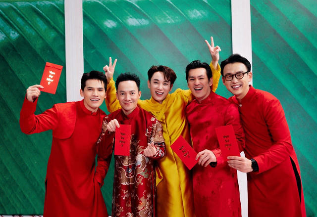 Điểm tin showbiz 10/01: Trúc Nhân gây chú ý với MV Tết khi có sự góp mặt của 68 nghệ sĩ Việt