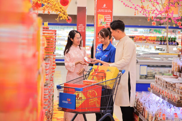 Saigon Co.op mang mâm cỗ gia tiên chuẩn vị đến gia đình đô thị dịp Tết Bính Ngọ 2026