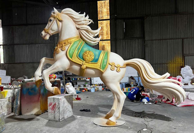 Sắm Tết Bính Ngọ 2026: Người Việt chi 67.700 tỷ đồng trên sàn TMĐT, hàng hóa linh vật Ngựa 'cháy hàng'