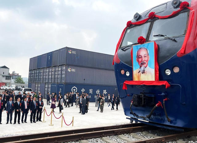 Dòng điện, hỏa xa và con đường kiến thiết đất nước