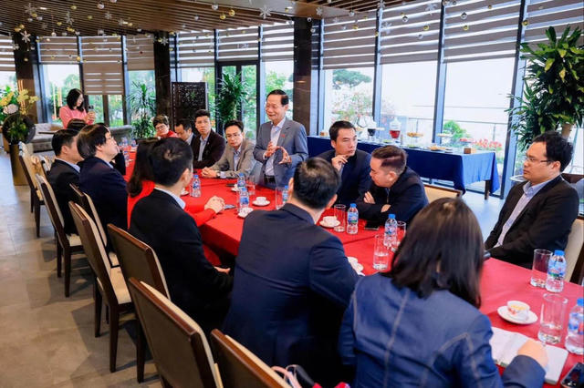 Doanh nhân Việt chân thành - bền chí “hái” thành công