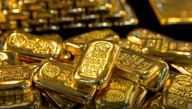 Giá vàng ngày 17/2: Vàng thế giới xuống dưới ngưỡng 5.000 USD/ounce do đồng USD mạnh lên