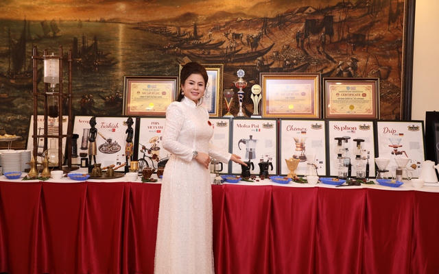 Cú 'đánh ngược' từ Mỹ về Việt Nam: Chiến lược định giá lại tỷ đô cho hạt cà phê Robusta của King Coffee Cú 'đánh ngược' từ Mỹ về Việt Nam: Chiến lược định giá lại tỷ đô cho hạt cà phê Robusta của King Coffee