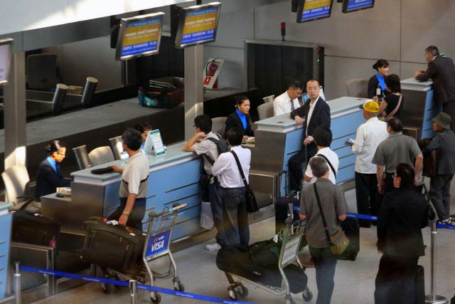 Quy định mới khi đi máy bay: Hành khách phải chịu trách nhiệm pháp lý với hành lý mang theo Quy định mới khi đi máy bay: Hành khách phải chịu trách nhiệm pháp lý với hành lý mang theo