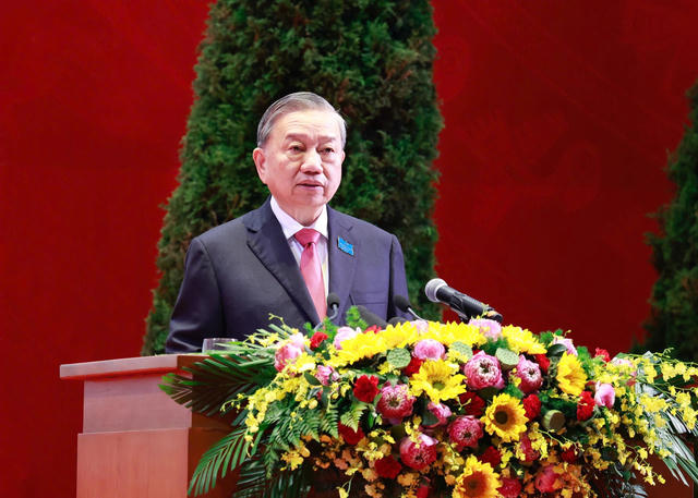 Sửa đổi Luật Thủ đô: Tư duy đột phá, tầm nhìn dài hạn để Hà Nội thực hiện tốt vai trò, sứ mệnh -
Bài 1: Để thể chế kiến tạo không gian phát triển
Sửa đổi Luật Thủ đô: Tư duy đột phá, tầm nhìn dài hạn để Hà Nội thực hiện tốt vai trò, sứ mệnh -
Bài 1: Để thể chế kiến tạo không gian phát triển