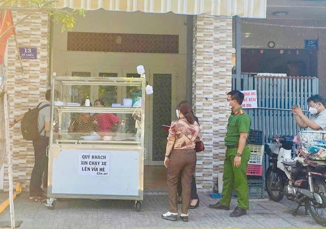 Tp HCM: Nhiều người nhập viện nghi ngộ độc sau khi ăn bánh mì Tp HCM: Nhiều người nhập viện nghi ngộ độc sau khi ăn bánh mì