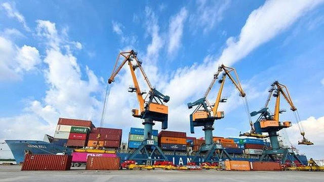 Vận tải và Xếp dỡ Hải An (HAH) dự chi 184 triệu USD để đóng hai tàu container mới