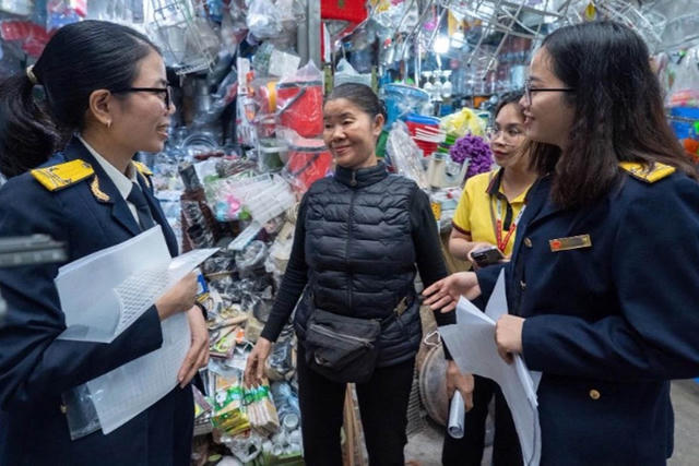 Từ 5/3, hộ kinh doanh phải thông báo địa điểm kinh doanh với cơ quan thuế Từ 5/3, hộ kinh doanh phải thông báo địa điểm kinh doanh với cơ quan thuế