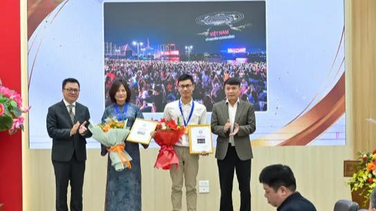 22 tác phẩm được trao giải cuộc thi ảnh “Việt Nam trên hành trình đổi mới”