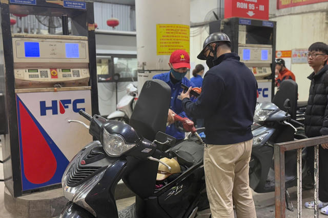 Đề xuất giảm thuế nhập khẩu ưu đãi đối với xăng dầu về 0%